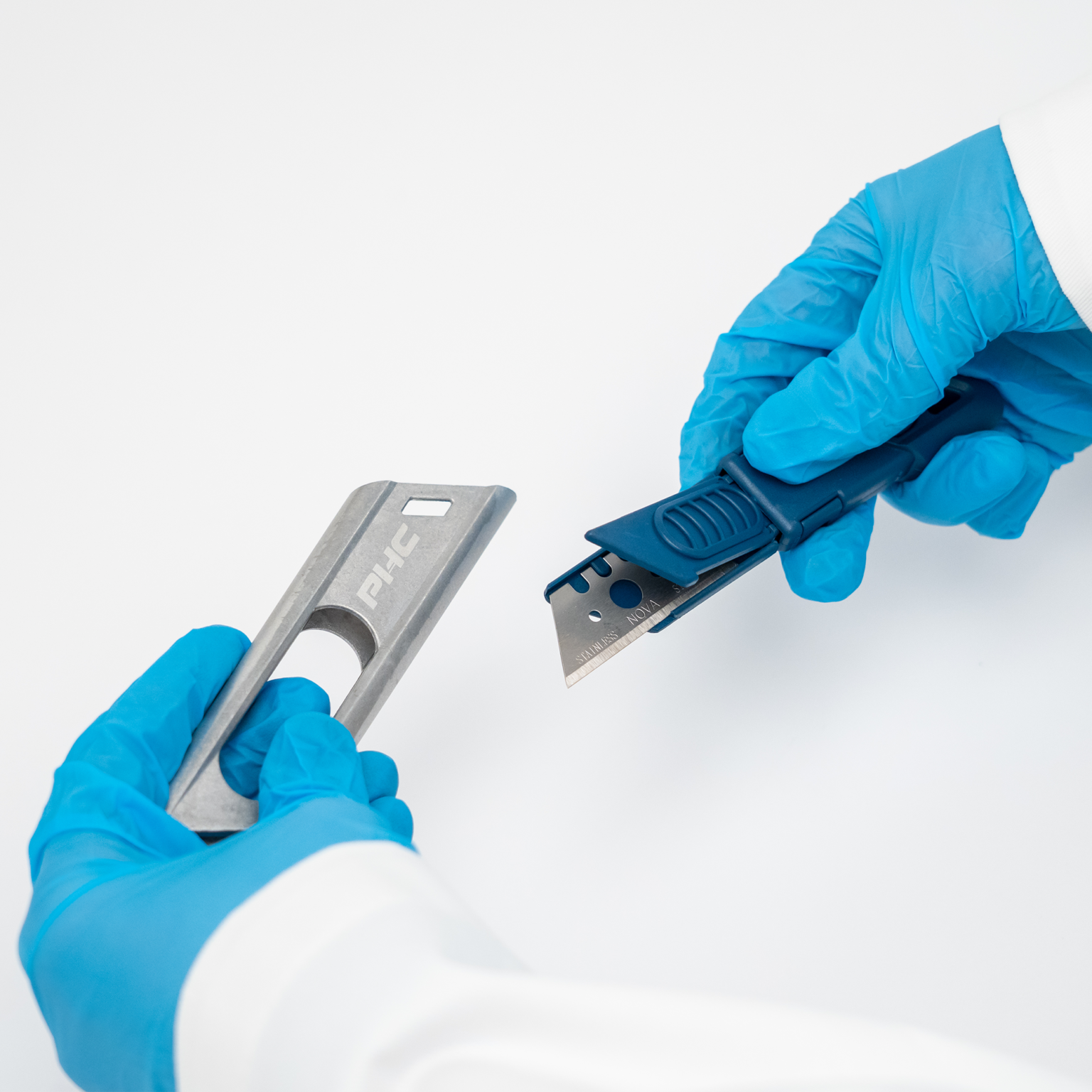 Auto-Retract Metti™ MD Safety Knife (Pointed Tip Blade) - Pacific Handy ...