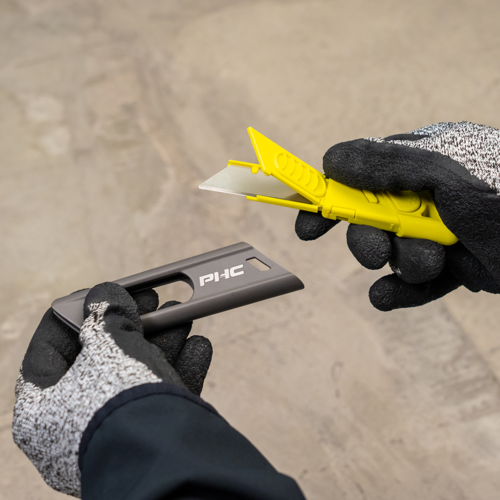 Auto-Retract Metti™ Safety Knife - Pacific Handy Cutter